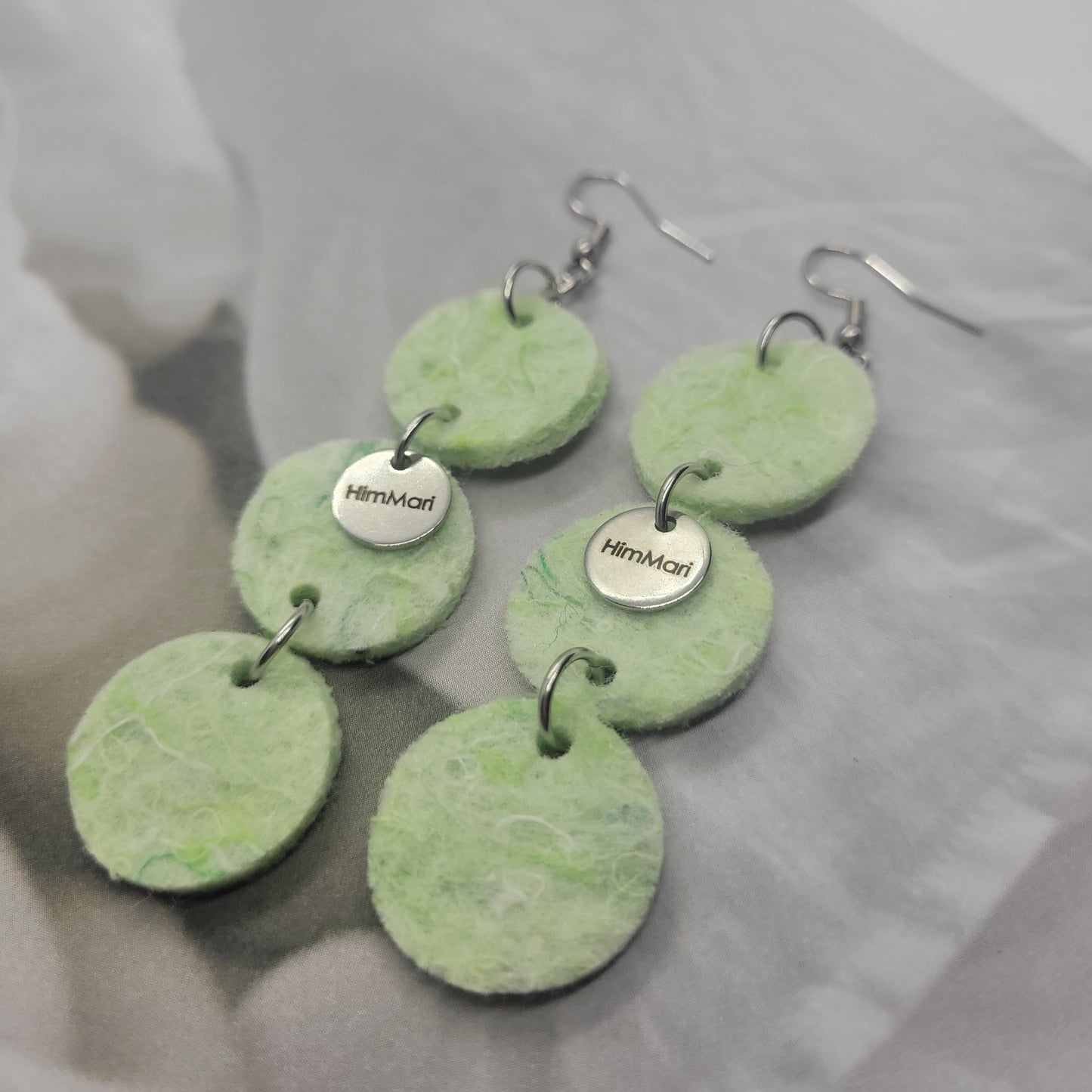TAIMI-korvakorut, vaaleanvihreä "Vilikkalan leikkuuylijäämästä"